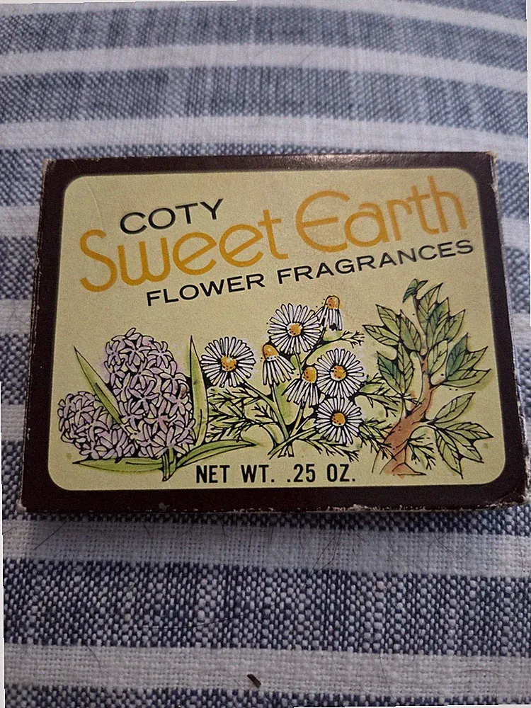 RARE Vintage COTY Sweet Earth Flower Fragrances Solid Perfume COMPACT in Box